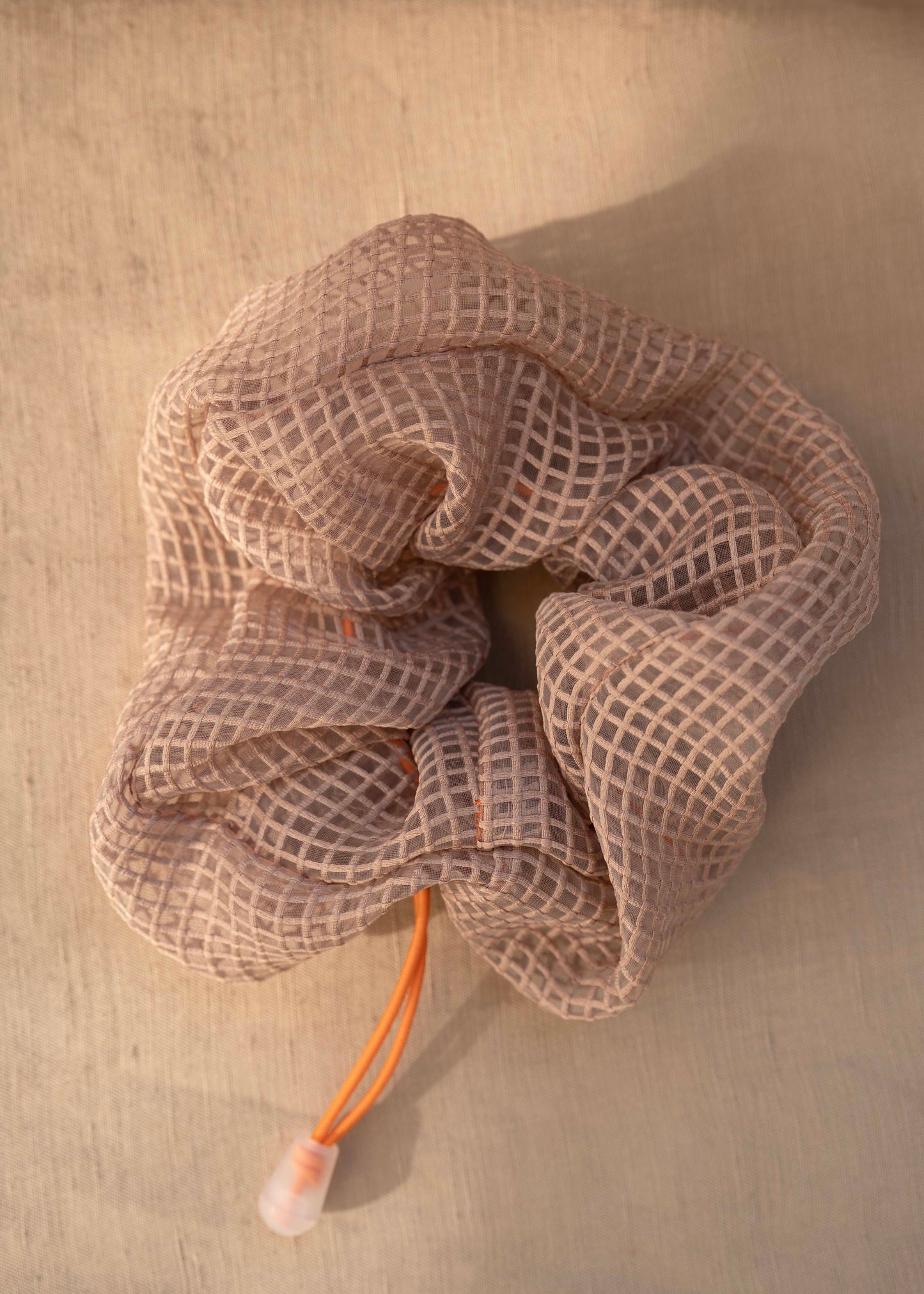 Le mesh de soie sable