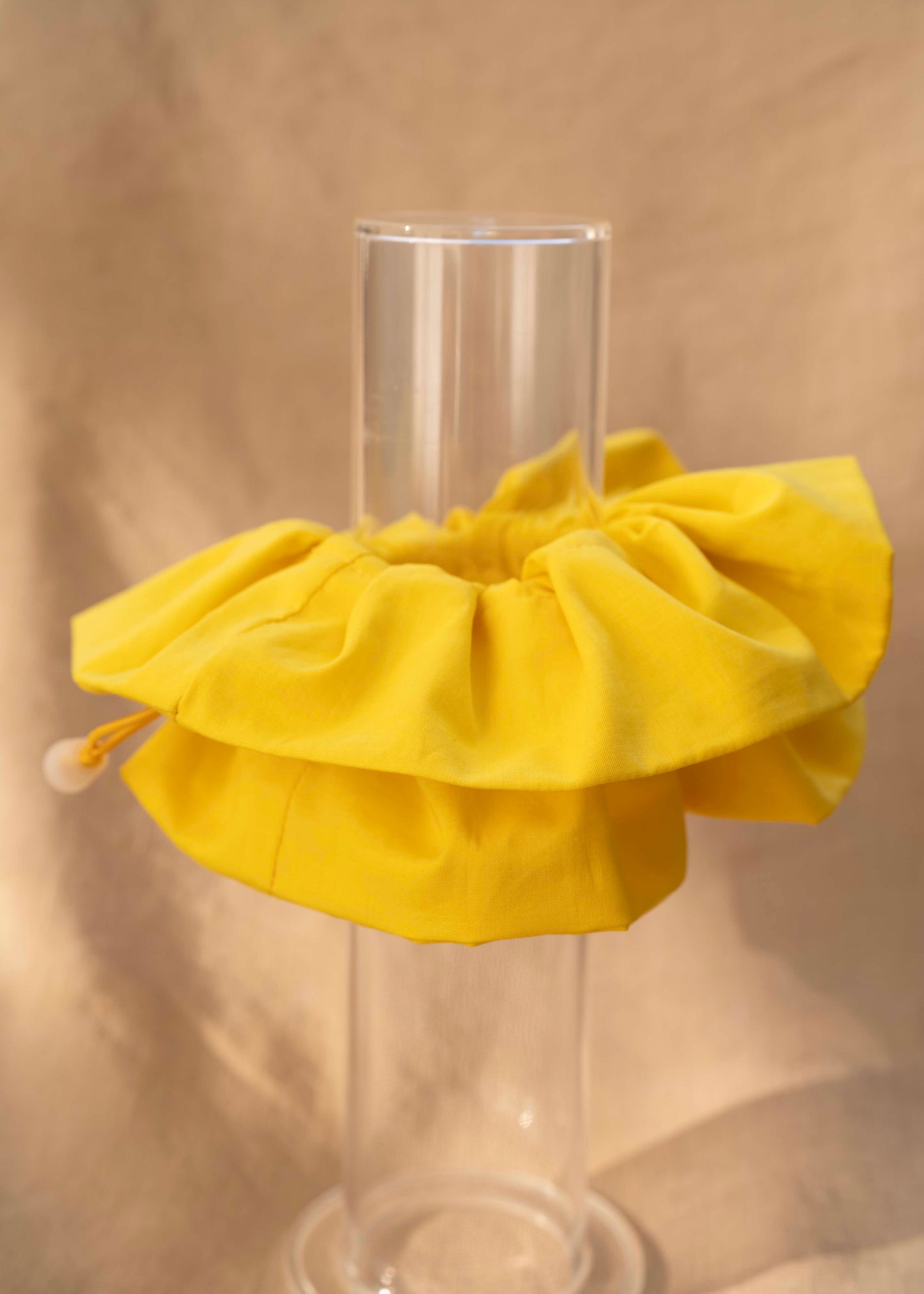 Le voile de coton jaune